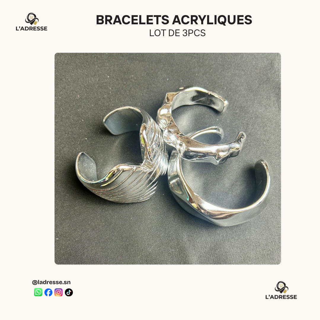 Lot de 3 Bracelets Bangles Argentés/ WhatsApp pour choisir.
